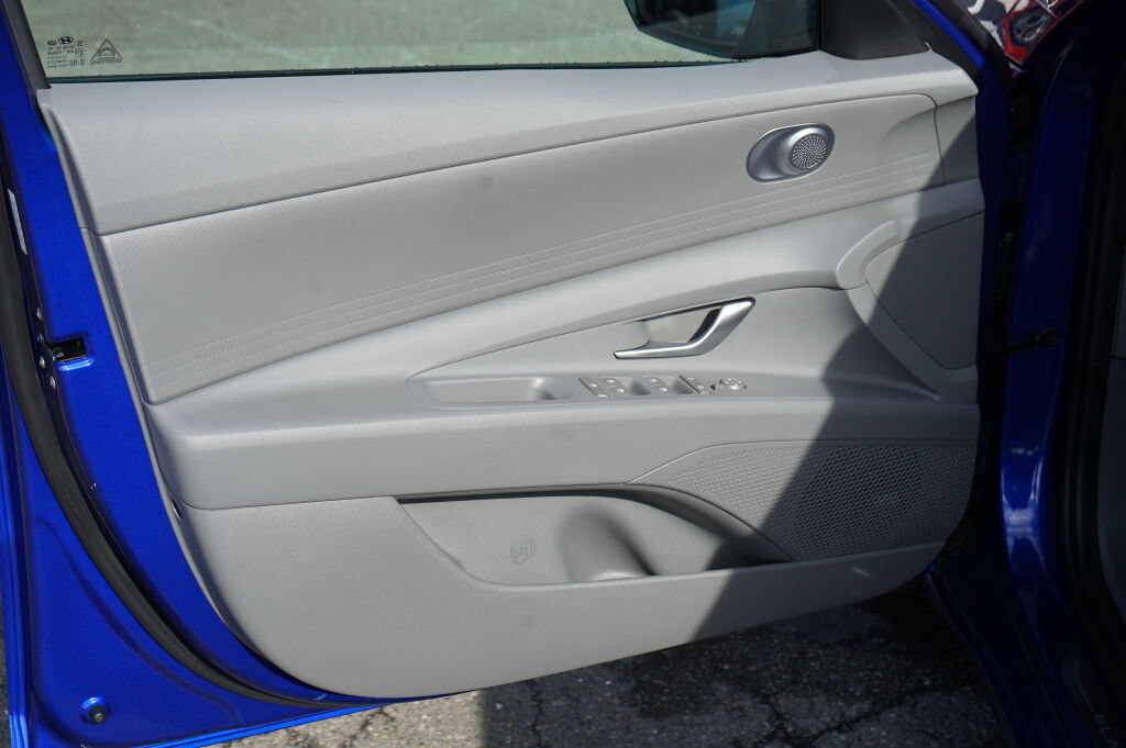 Certified 2023 Hyundai Elantra SEL FWD image 15