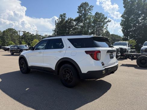 Used 2022 Ford Explorer Timberline w/ Timberline Technology Package AWD/4WD image 4