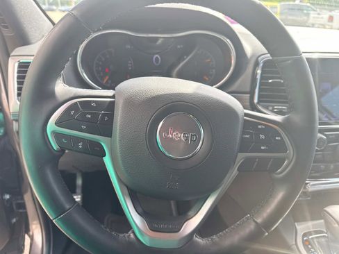 Used 2021 Jeep Grand Cherokee Laredo X image 21