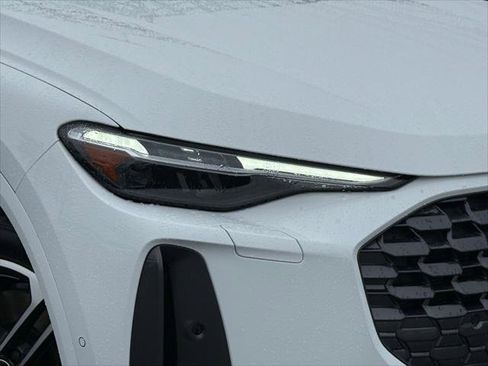 Certified 2025 Audi Q5 Premium Plus w/ Premium Plus AWD/4WD image 3