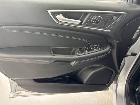 Used 2023 Ford Edge Titanium AWD/4WD image 19