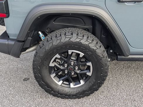 Used 2024 Jeep Wrangler Unlimited Rubicon w/ Technology Group AWD/4WD image 11