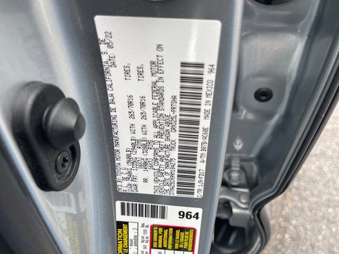 Used 2022 Toyota Tacoma TRD Off-Road w/ Technology Package image 11