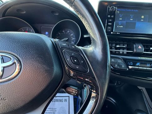 Used 2018 Toyota C-HR XLE image 19