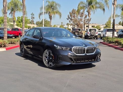 New 2026 BMW i5 eDrive40 w/ M Sport Package RWD image 2