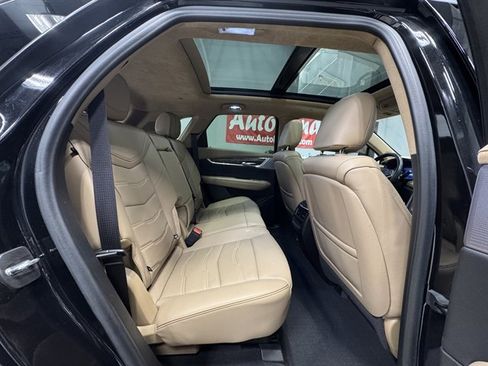 Used 2022 Cadillac XT5 Premium Luxury image 12