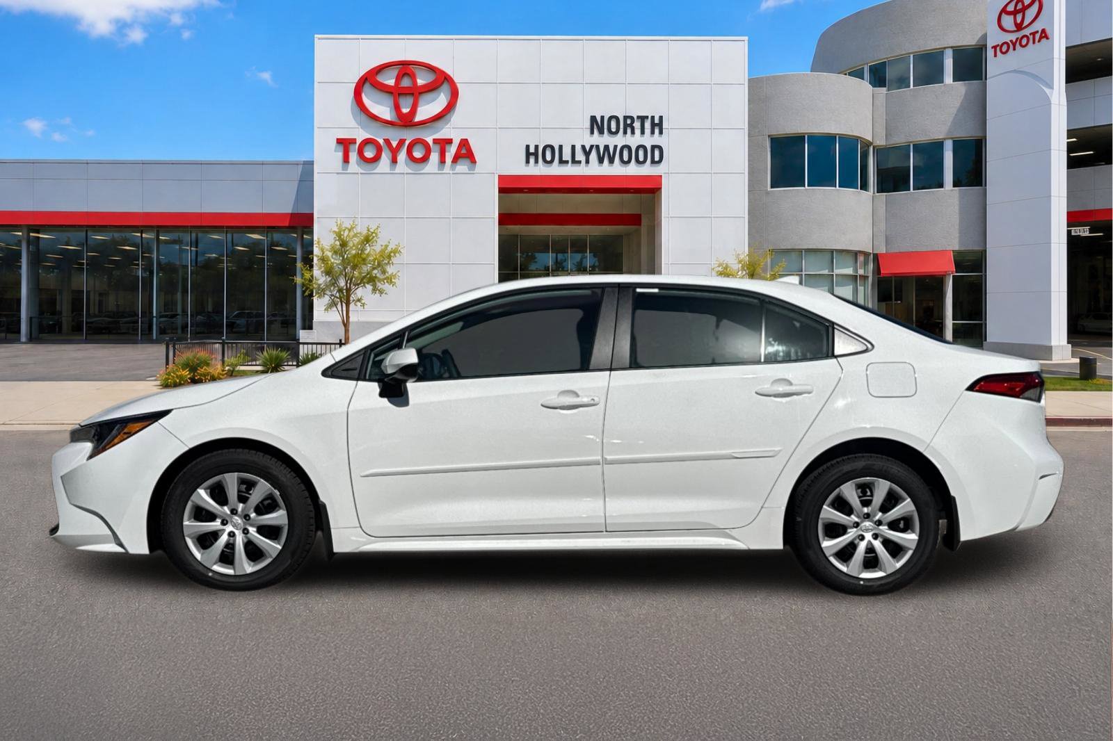 New 2027 Toyota Corolla LE FWD image 2