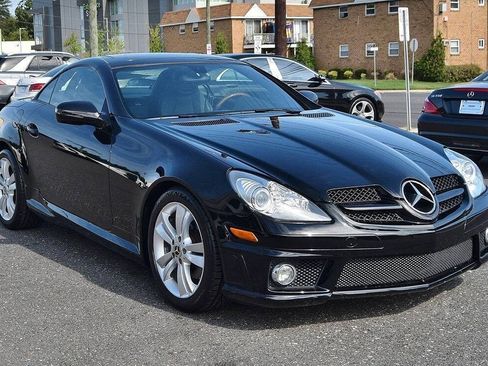 Used 2011 Mercedes-Benz SLK 300 image 7