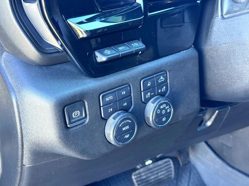 Used 2024 Chevrolet Silverado 2500 ZR2 w/ Technology Package image 17