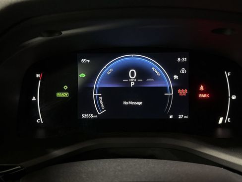 Used 2025 Toyota Camry SE FWD image 12