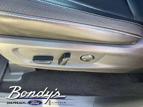 Used 2023 Nissan Pathfinder SL w/ Lighting Package (N92) image 12