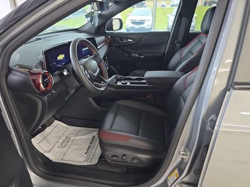 Used 2025 Chevrolet Equinox RS FWD image 14