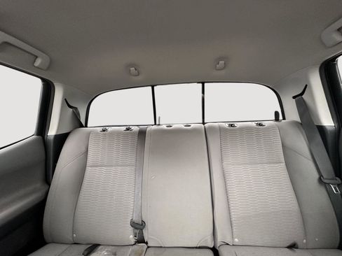 Used 2018 Toyota Tacoma SR5 RWD image 12