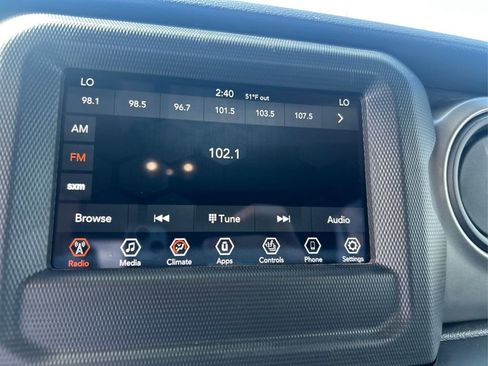 Used 2021 Jeep Gladiator Sport image 11