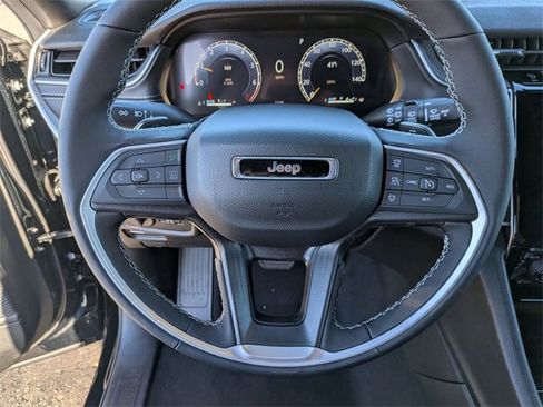 New 2025 Jeep Grand Cherokee Laredo X image 19