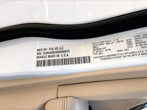 Used 2022 Jeep Grand Cherokee L Limited AWD/4WD image 32