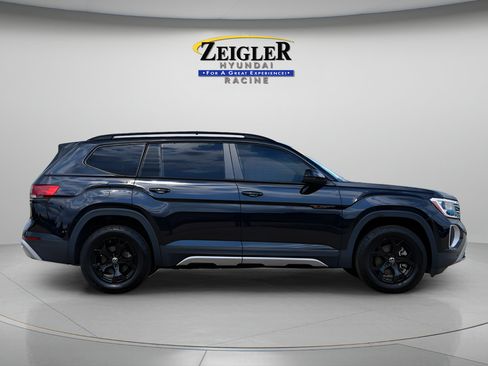 Used 2024 Volkswagen Atlas Peak Edition SE AWD/4WD image 8