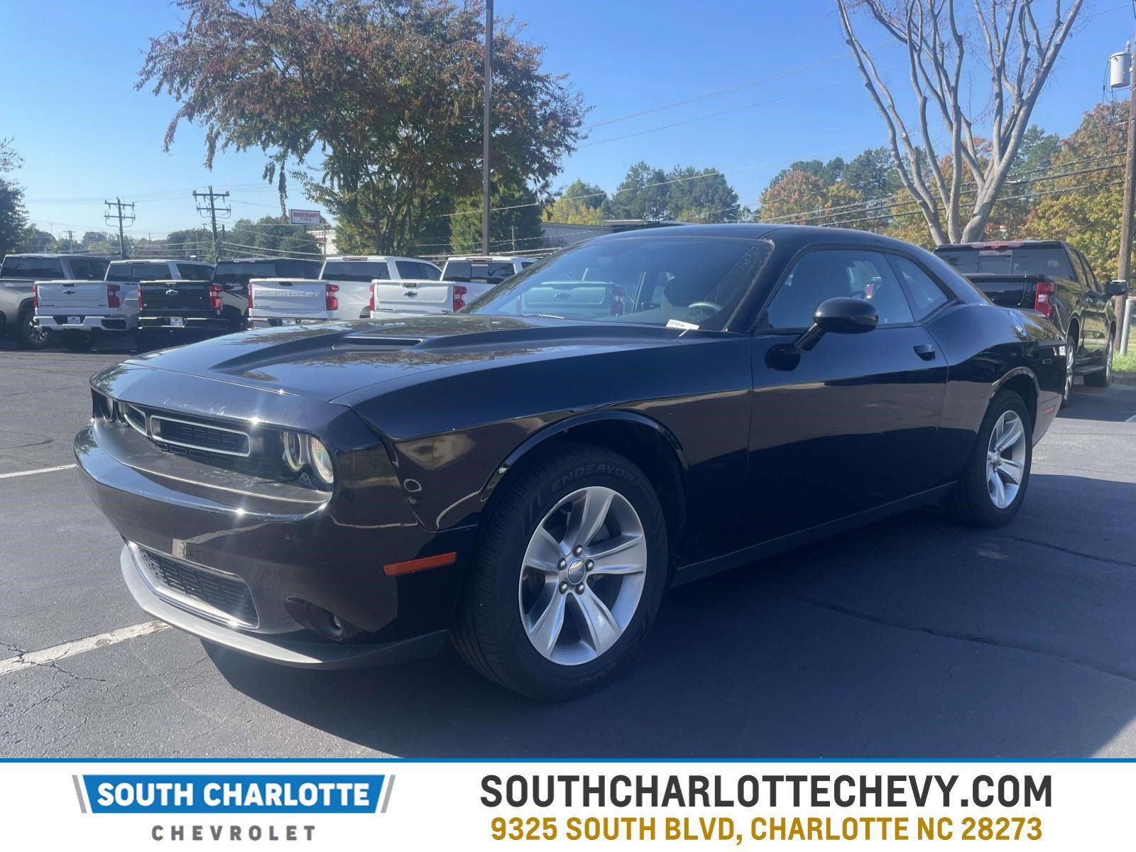 Used 2020 Dodge Challenger SXT w/ Driver Convenience Group RWD image 1