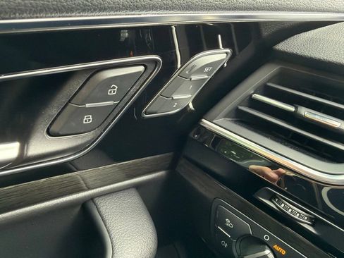Used 2018 Audi Q7 3.0T Prestige w/ Prestige Package AWD/4WD image 21