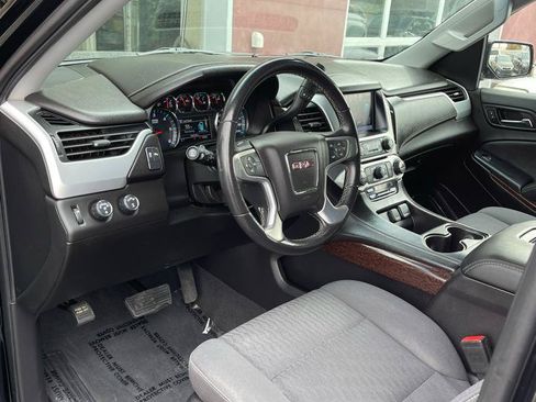Used 2019 GMC Yukon XL SLE AWD/4WD image 4