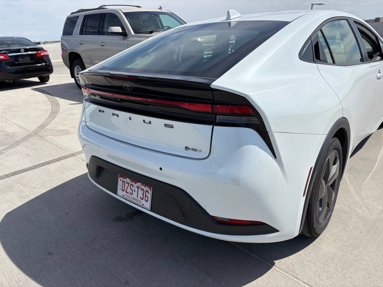 Used 2025 Toyota Prius LE FWD image 4