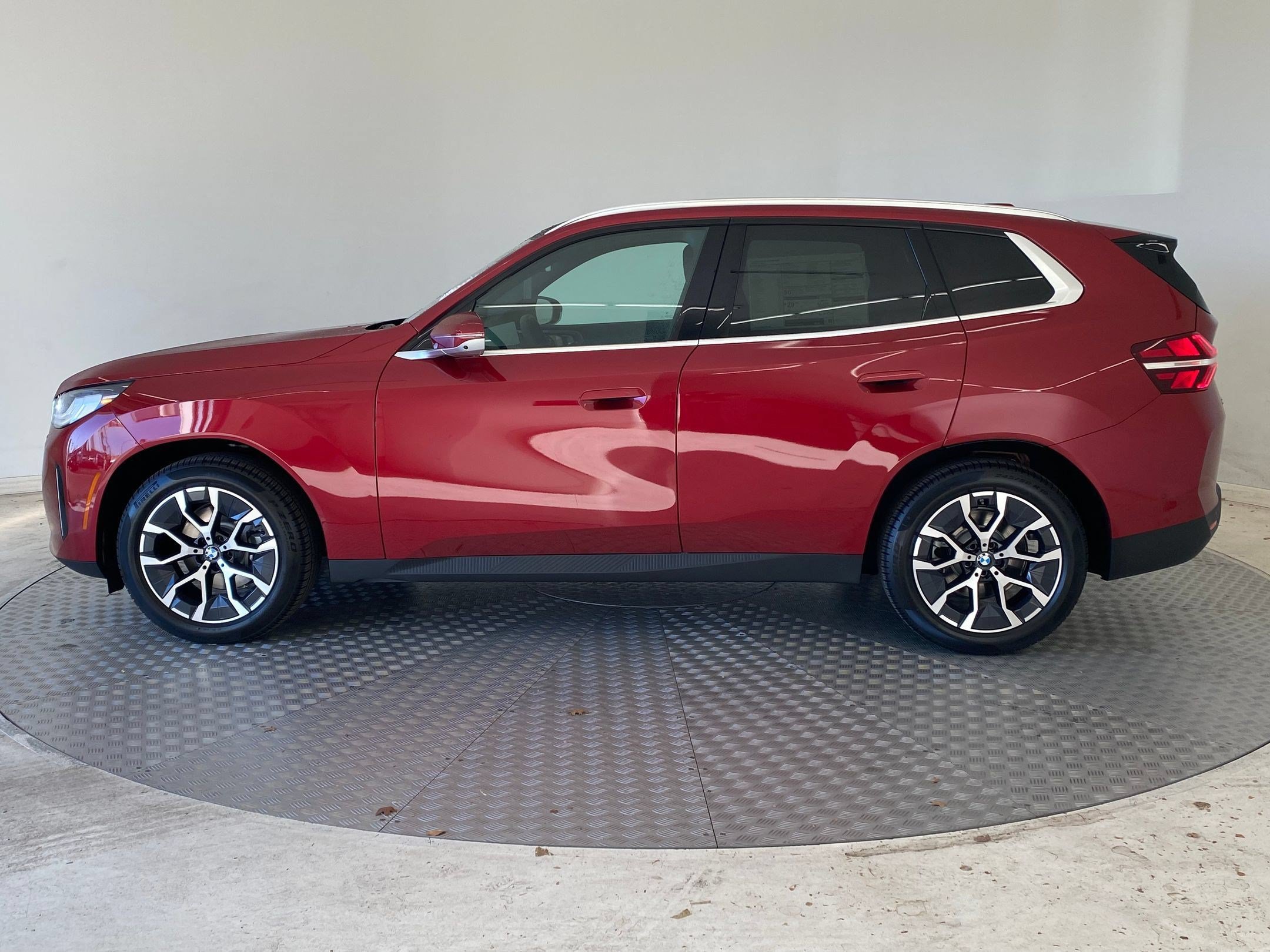 Used 2026 BMW X3 xDrive30i w/ Premium Package AWD/4WD image 2