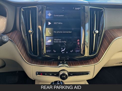 Used 2021 Volvo XC60 T5 Momentum image 17