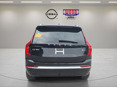 Used 2025 Volvo XC90 B6 Plus AWD/4WD image 3