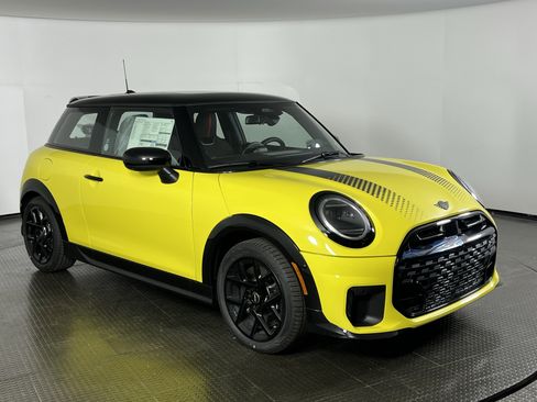 New 2026 MINI Cooper S image 2