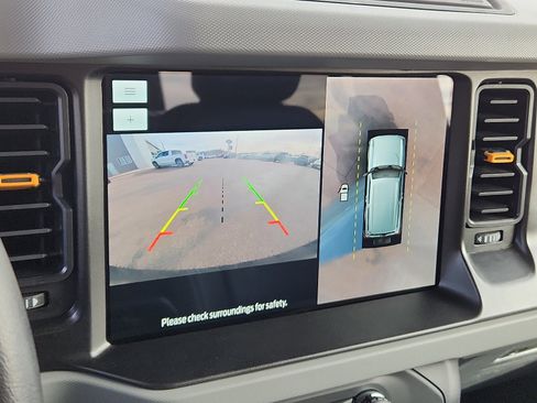 Used 2023 Ford Bronco Badlands w/ Sasquatch Package image 13