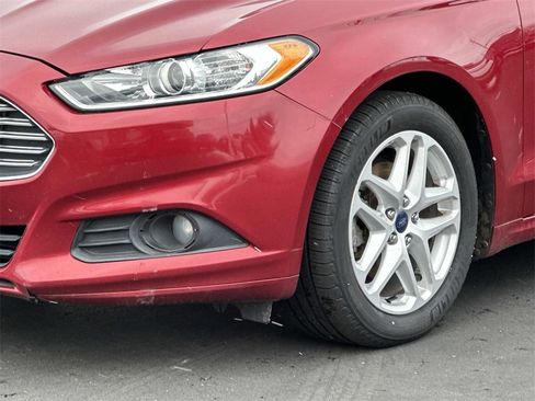 Used 2014 Ford Fusion SE w/ Equipment Group 202A image 8