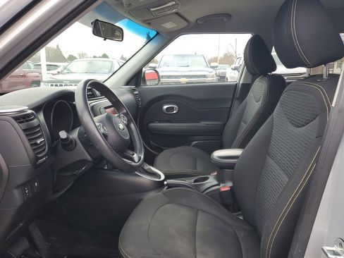 Used 2015 Kia Soul + image 5