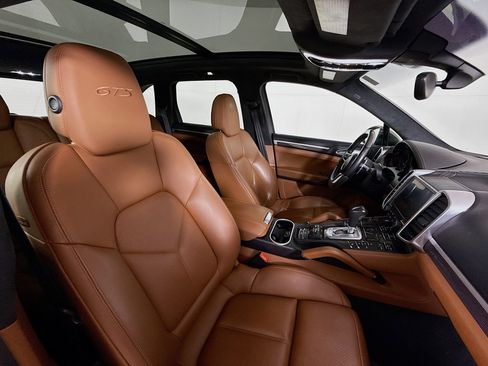 Certified 2018 Porsche Cayenne GTS AWD/4WD image 29