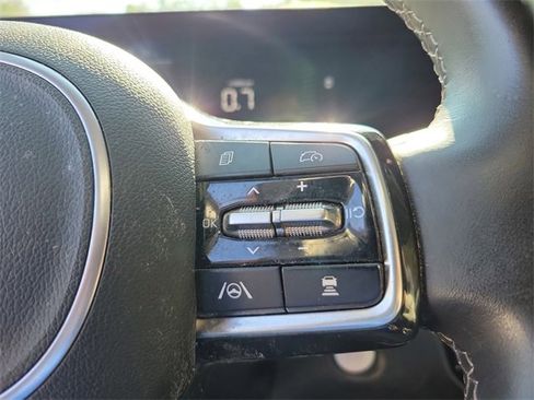 Certified 2025 Kia Sorento S image 24