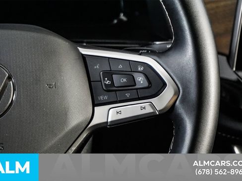 Used 2025 Volkswagen Atlas SE image 28