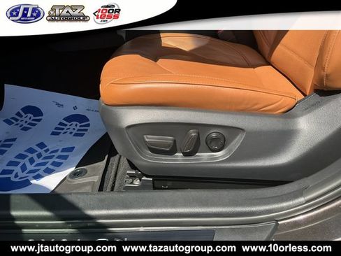 Used 2019 Toyota Avalon Limited w/ All Weather Liner Package FWD image 10