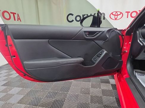 Used 2023 Toyota GR86 w/ ALL Weather Mat Package (TMS) RWD image 16
