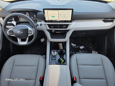 New 2026 Ford Explorer Active image 13
