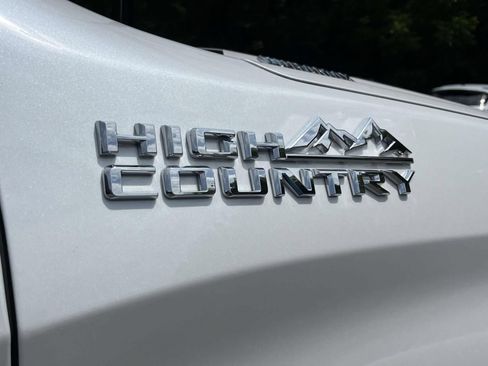 Used 2022 Chevrolet Silverado 1500 High Country w/ Z71 Off-Road Package AWD/4WD image 10