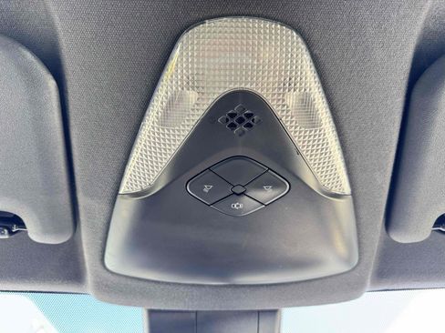 Used 2019 Toyota C-HR XLE image 37