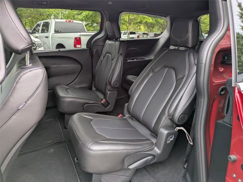 New 2026 Chrysler Voyager LX image 15