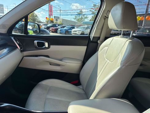 Used 2022 Kia Sorento S image 16