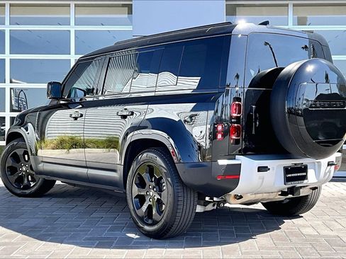 Used 2025 Land Rover Defender 110 S image 12