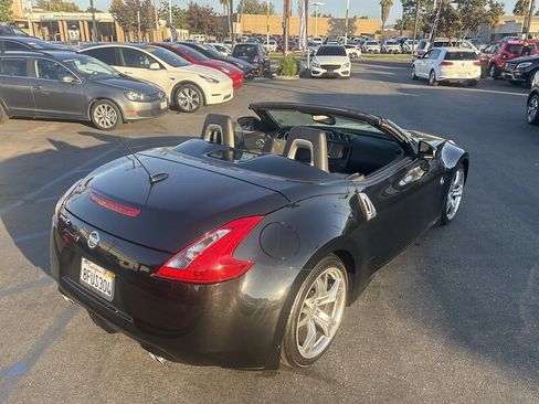 Used 2012 Nissan 370Z Touring w/ Sport Pkg image 16