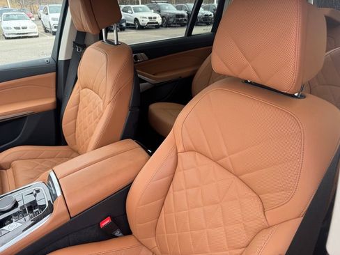 Certified 2025 BMW X7 xDrive40i AWD/4WD image 10