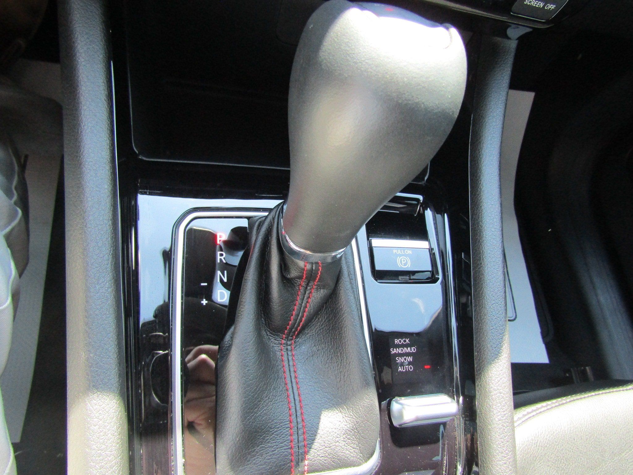 Used 2025 Jeep Compass Trailhawk w/ Sun & Sound Group AWD/4WD image 26