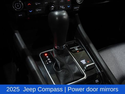 Used 2025 Jeep Compass Latitude w/ Sun & Sound Group AWD/4WD image 25