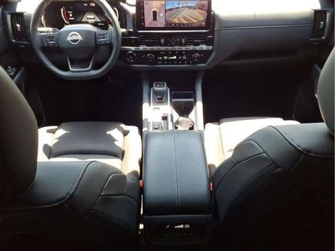 Certified 2026 Nissan Pathfinder SL FWD image 12