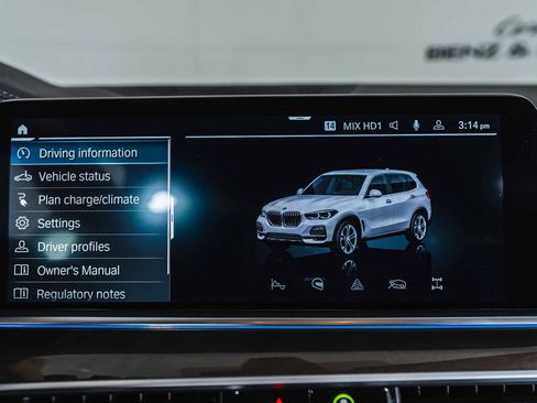 Used 2023 BMW X5 xDrive45e w/ Parking Assistance Package image 28