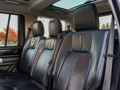 Used 2016 Land Rover LR4 HSE LUX image 17